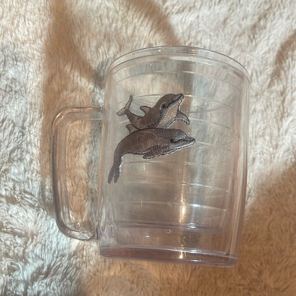 Tervis Dolohin tumbler mug with handle
